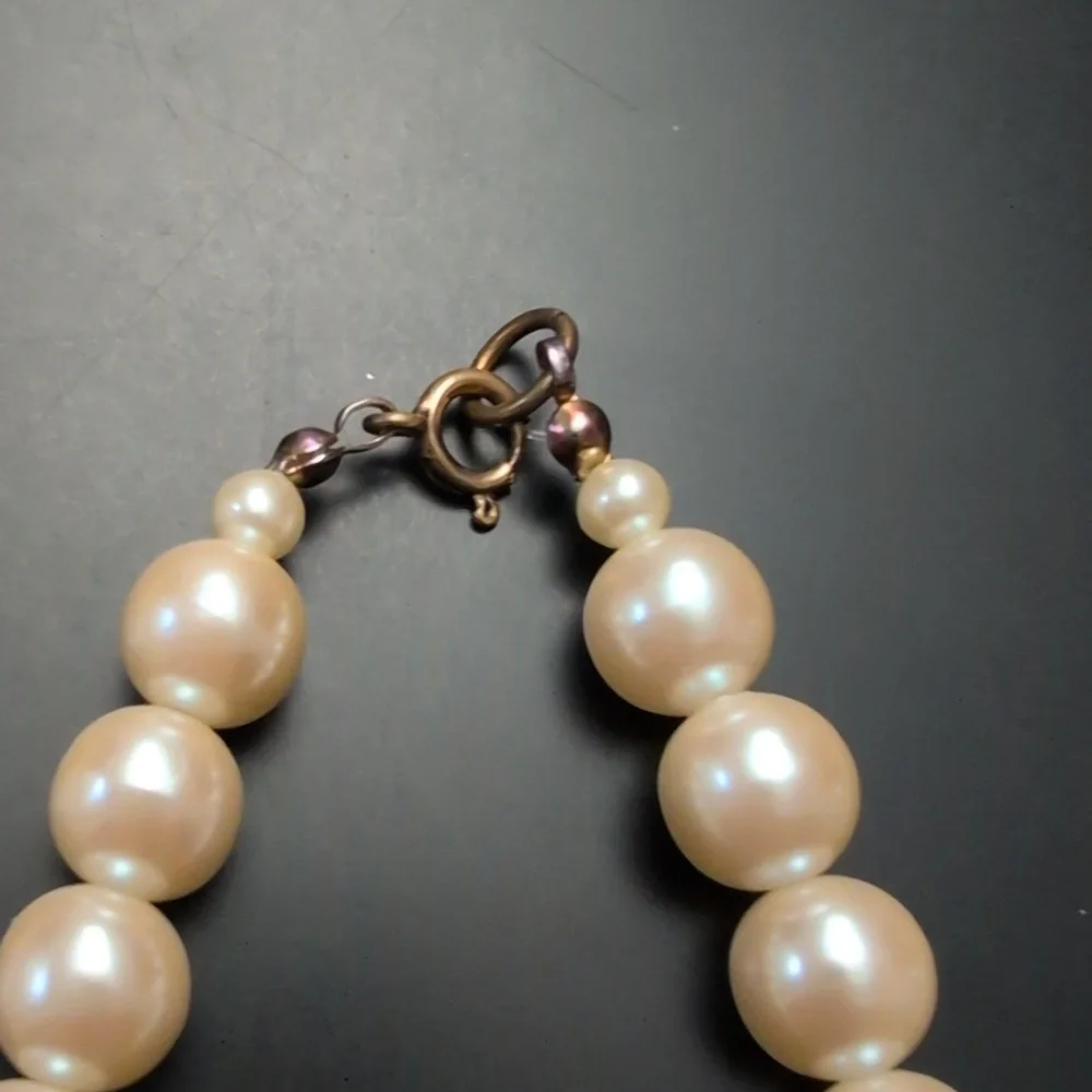 Vintage Large Cream Pearl Necklace - Picture 3 of 3